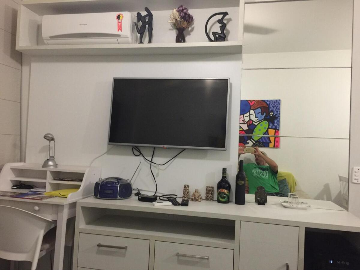 Flat Vista Mar Em área Nobre Com Piscina Na Beira Mar *